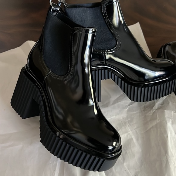 Gianni Bini Ryker Lug Sole Platform Booties. - Picture 6 of 10